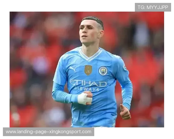 曼城福登折返跑位补射得手，球迷共同欢庆的荣耀时刻